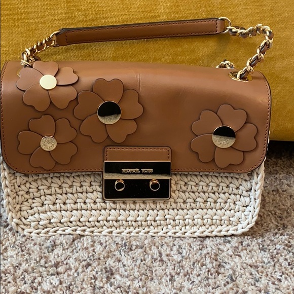 Michael Kors hand bag - Picture 1 of 12